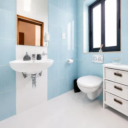 3br Family Near Balluta Bay - Balconies, Cot & High Chair Apartmán