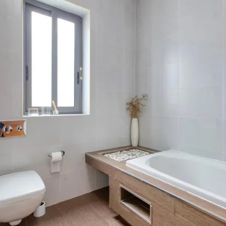 3br Family Near Balluta Bay - Balconies, Cot & High Chair * 斯利马